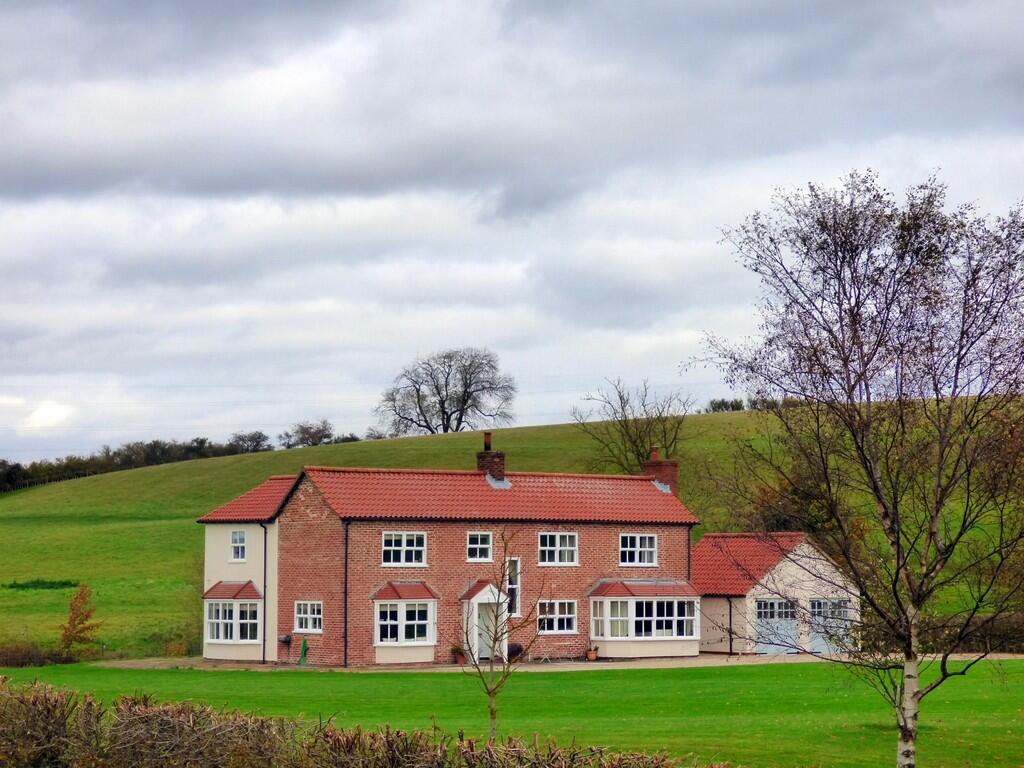 Main image of property: Brigg Road, Caistor LN7 6RX