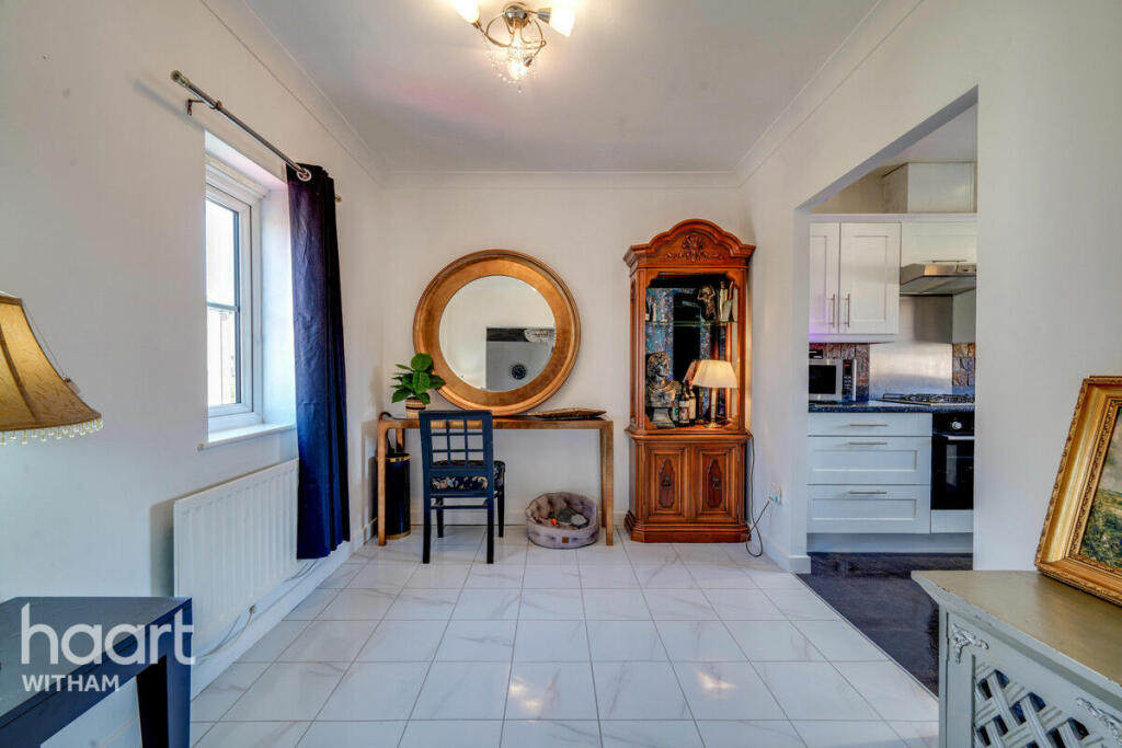 2 bedroom coach house for sale in Mortimer Way, Witham, CM8