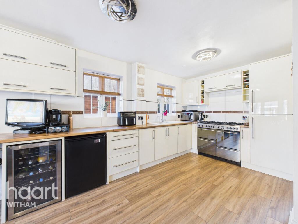 Main image of property: Abbotsmead, Heybridge