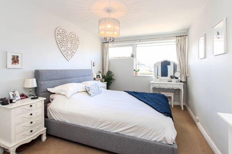 2 bedroom for sale in Tring, HP23