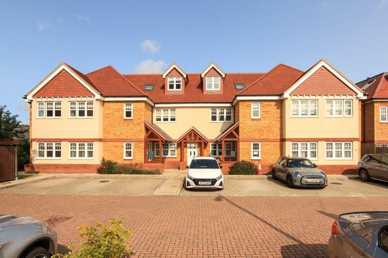 2 bedroom apartment for sale in Aston Clinton, HP22