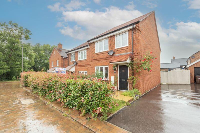 3 bedroom semidetached house for sale in Aston Clinton, HP22