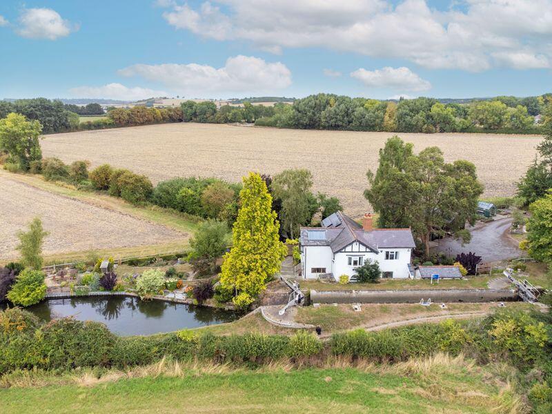 Main image of property: Marsworth