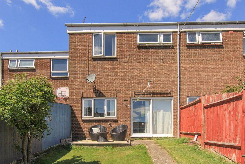 2 bedroom terraced house for sale in Kingsley Walk, Tring, HP23