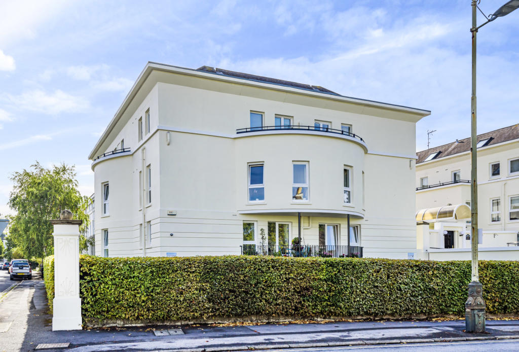 1 bedroom apartment for sale in Park Place, Cheltenham, Gloucestershire, GL50