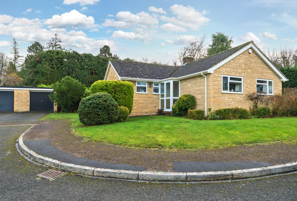 Main image of property: Foxgrove Drive, Cheltenham, Gloucestershire, GL52