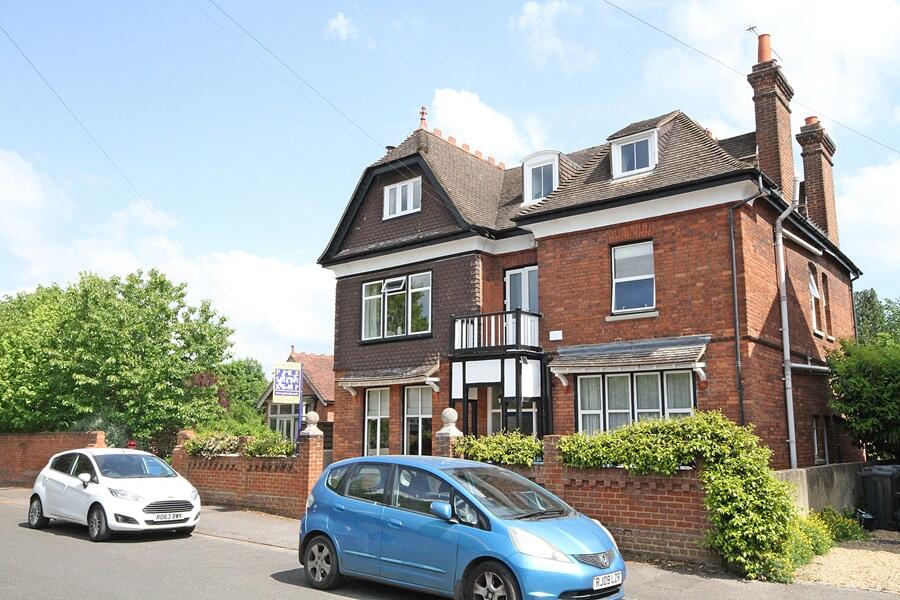 Main image of property: MAIDENHEAD - Towards the river