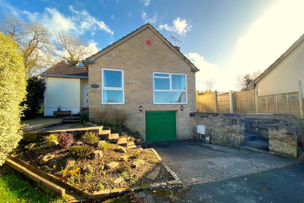 Main image of property: Parkfield Gardens, BS39 5XF