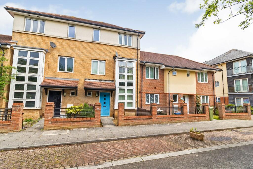 3 bedroom terraced house for sale in Seaton Grove, Broughton, Milton Keynes, MK10