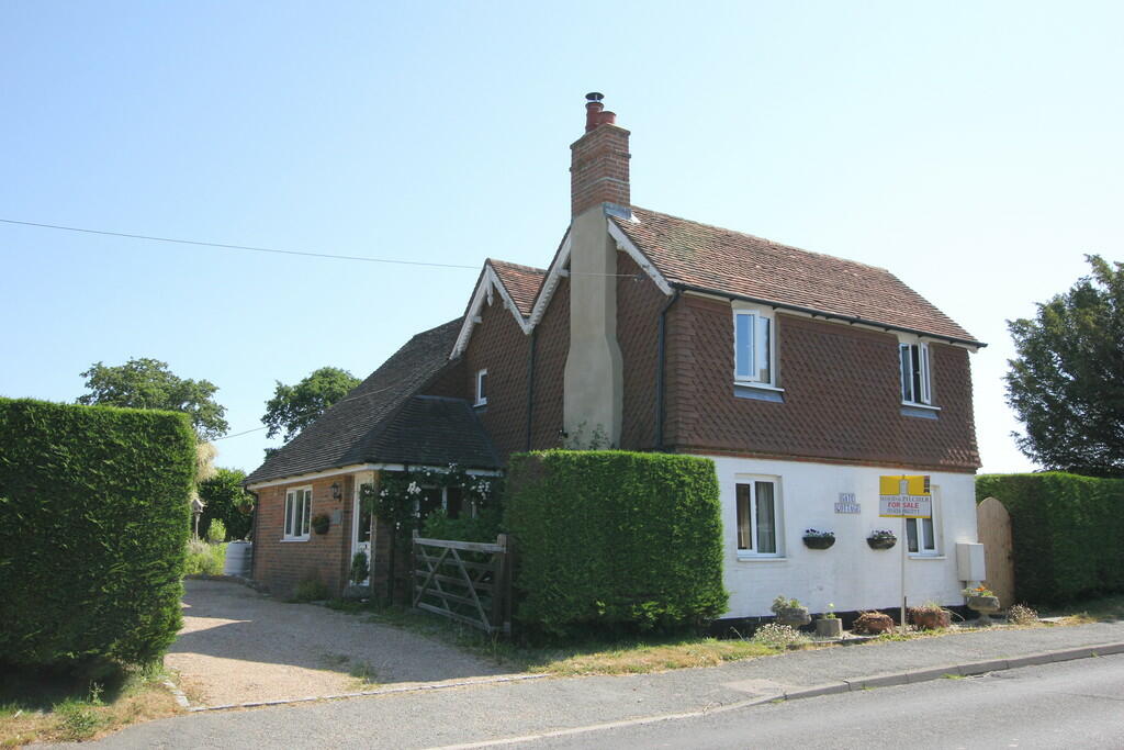 5 bedroom detached house for sale in Cade Street, Heathfield, TN21