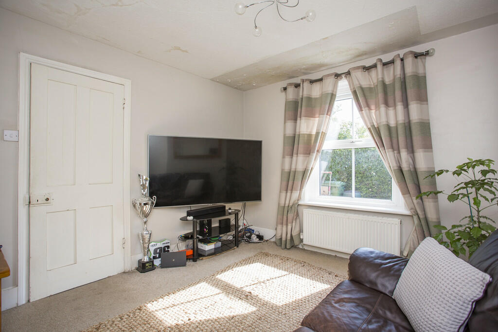 3 bedroom semidetached house for sale in Shrub Lane, Burwash, TN19