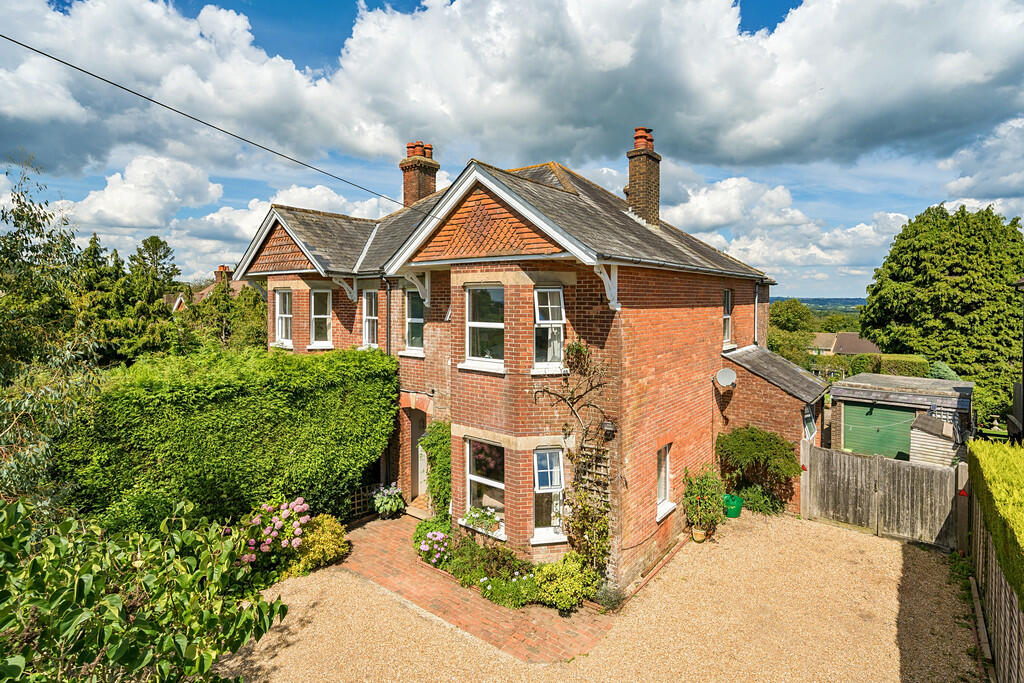 4 bedroom semidetached house for sale in Cross In Hand, Heathfield, TN21