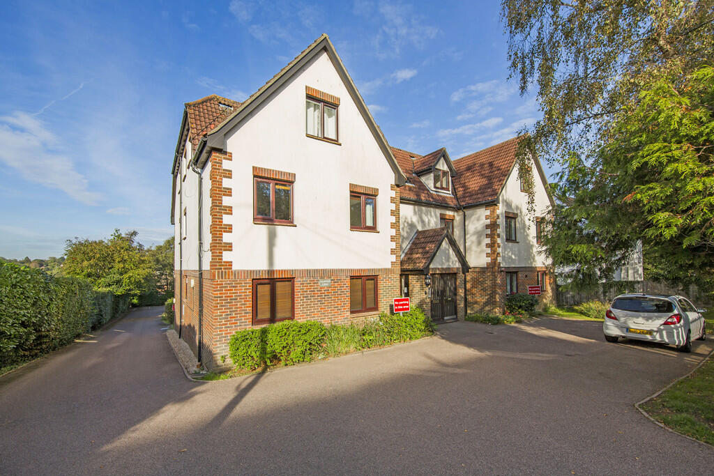 1 bedroom apartment for sale in Hailsham Road, Heathfield, TN21