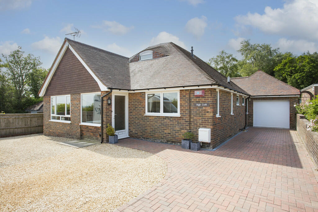 4 bedroom chalet for sale in Vicarage Road, Burwash Common, TN19