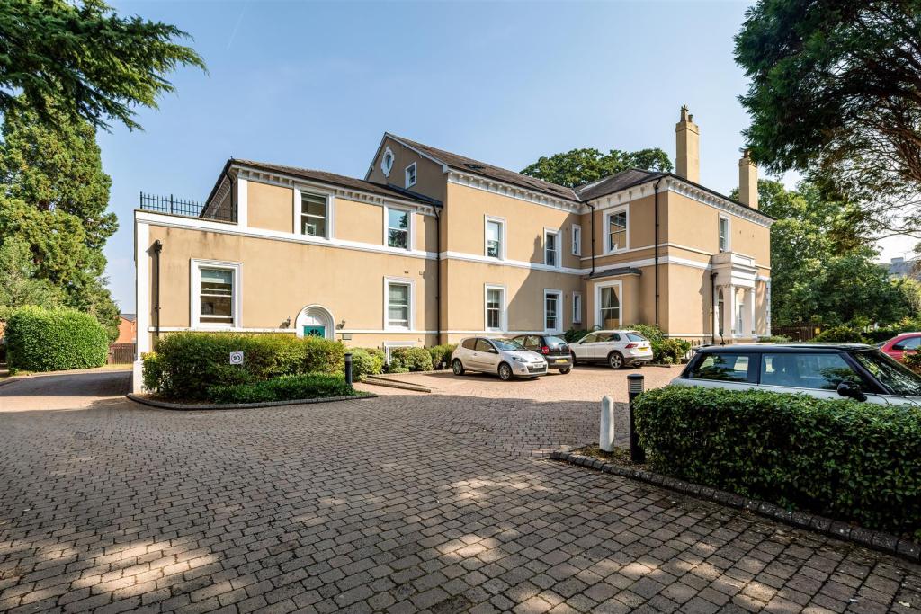 2 bedroom apartment for sale in Northumberland Road, Leamington Spa, CV32