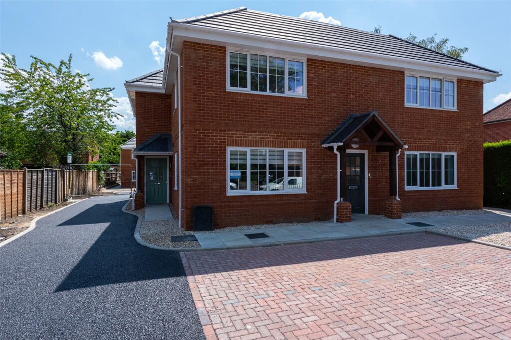 1 bedroom apartment for rent in Station Road East, Ash Vale, Aldershot