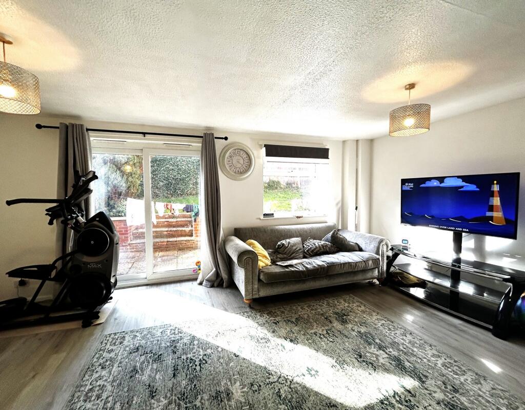 Main image of property: Longelandes Close, Banbury, Oxfordshire