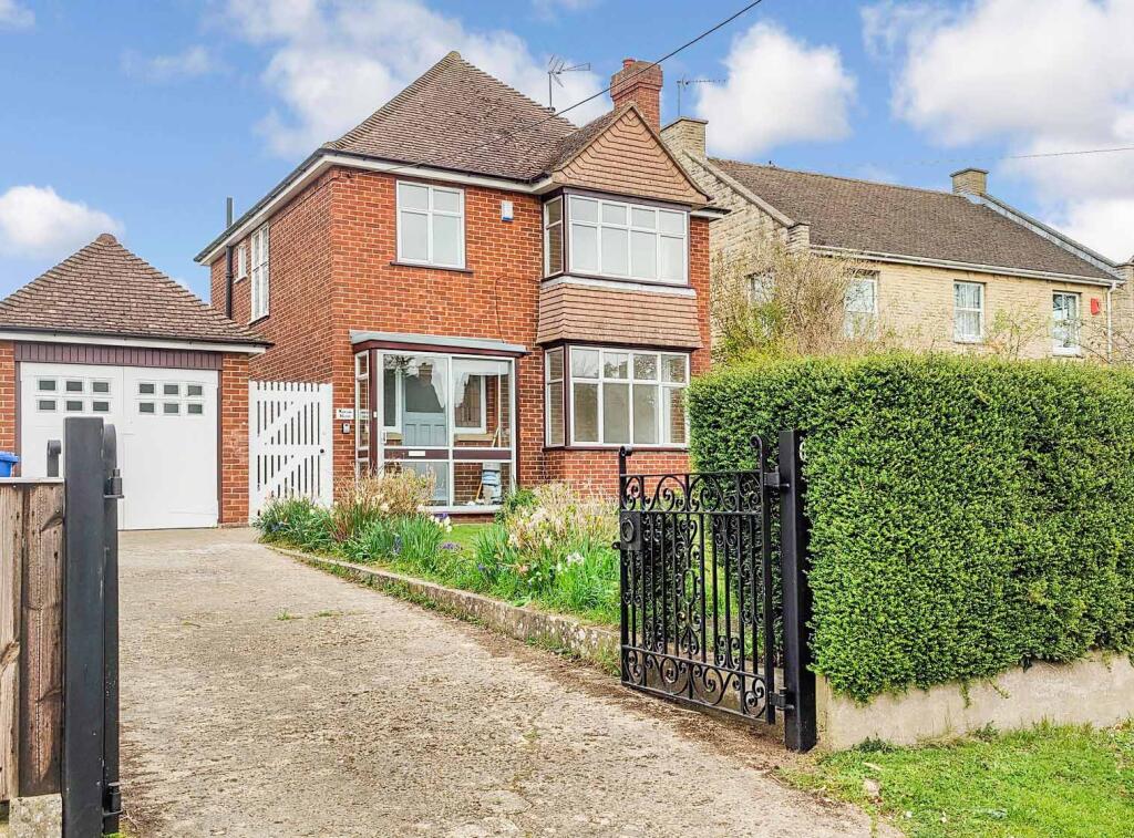 Main image of property: Bucknell Road, Bicester, Oxfordshire