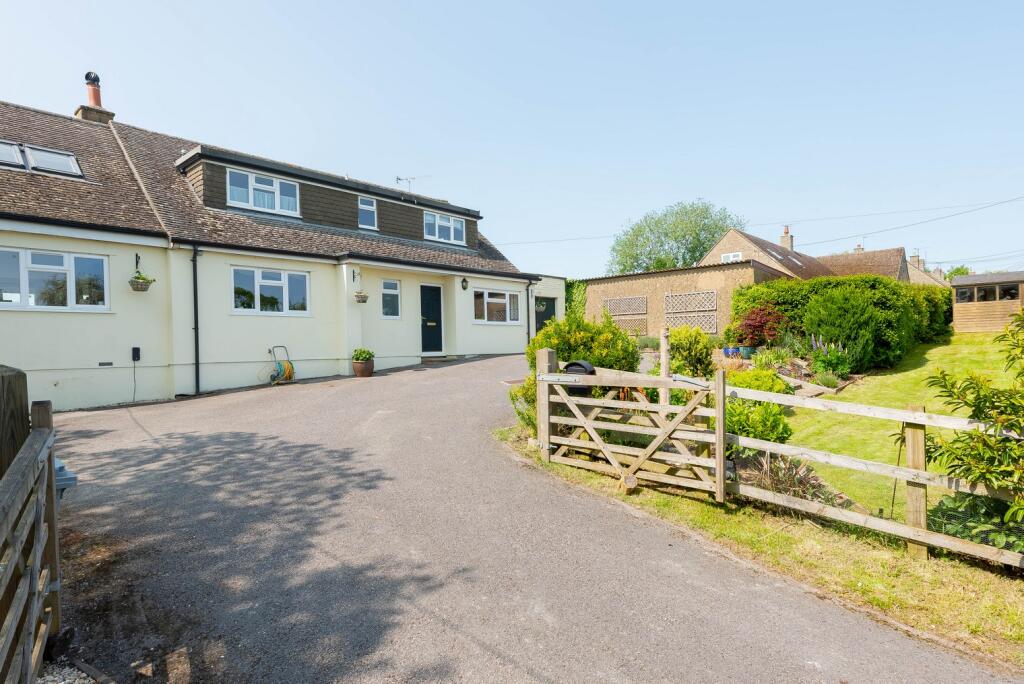 Main image of property: The Ridings, Witney, Oxfordshire