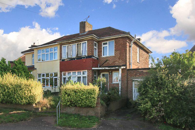 3 bedroom semidetached house for sale in Langley Avenue, Hemel