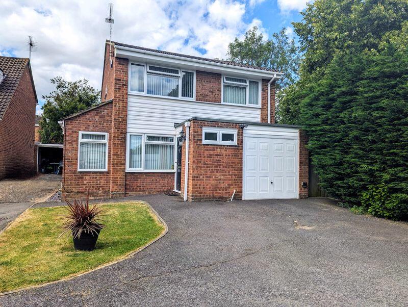 Main image of property: Latimer Close, Hemel Hempstead