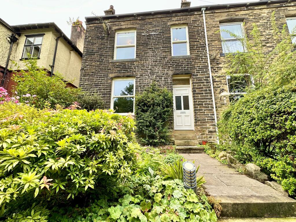 Main image of property: 6 Woodleigh, Hebden Bridge, HX7 6NB