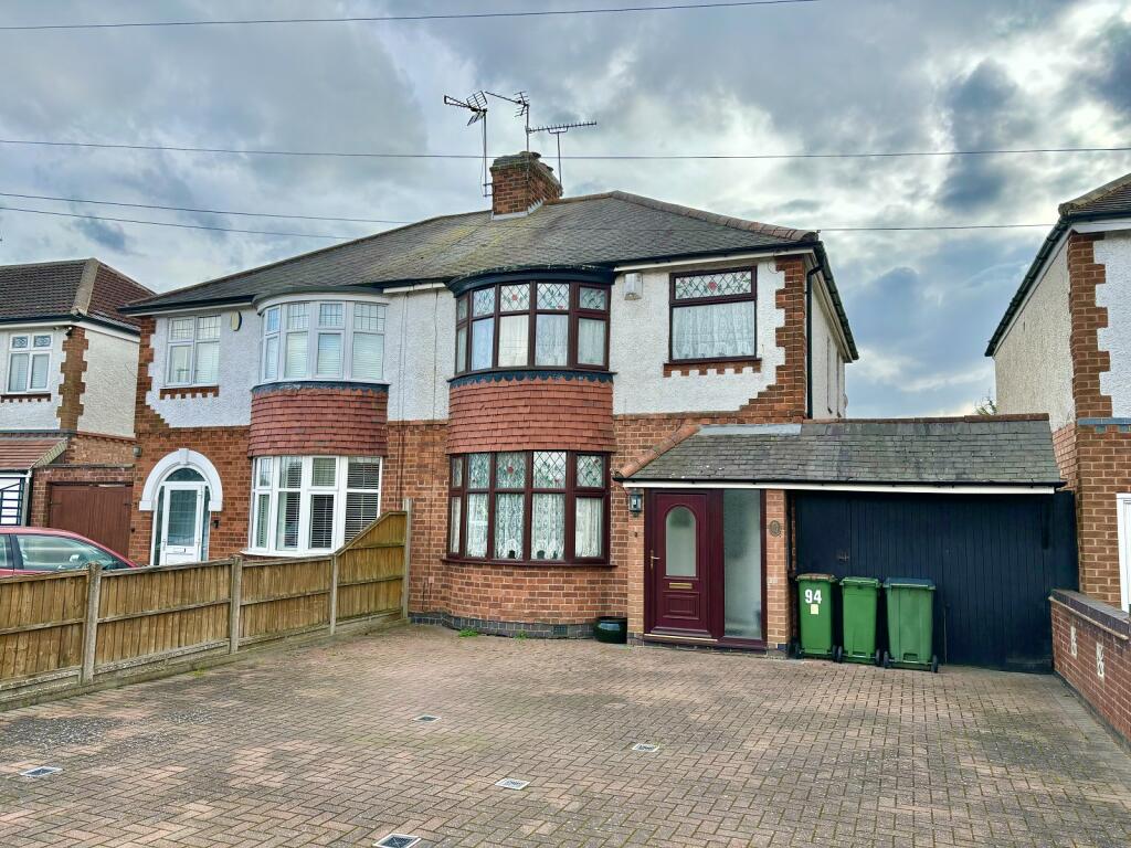 3 bedroom semidetached house for sale in Enderby Road, Whetstone