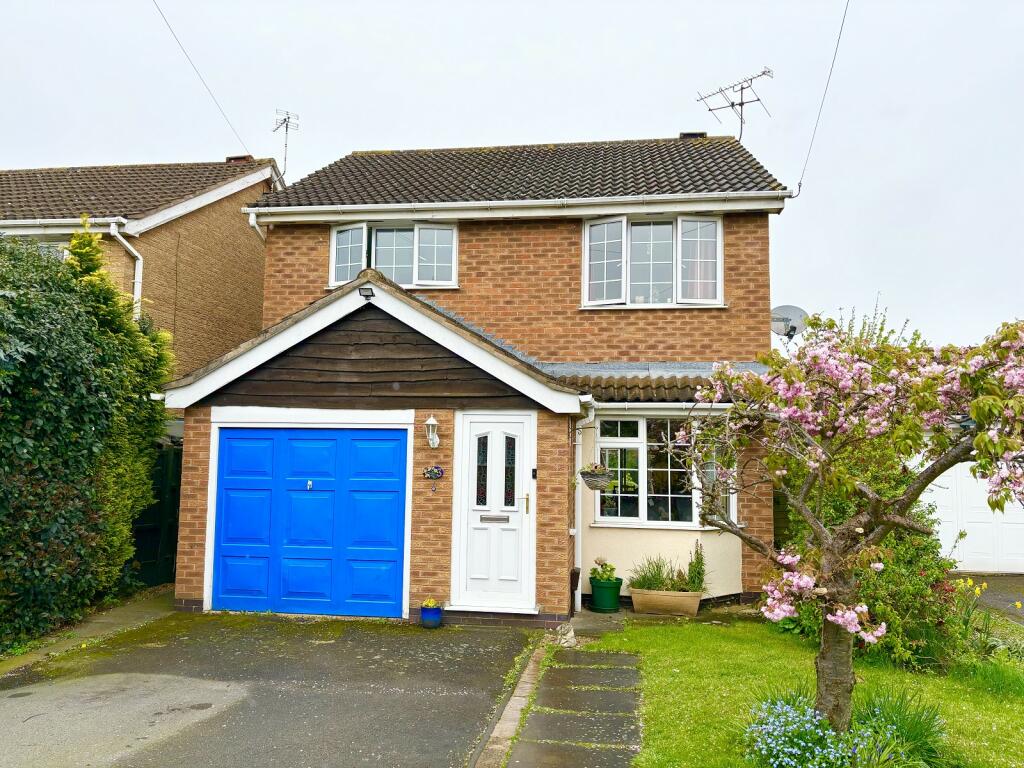 3 bedroom detached house for sale in Hodson Close, Whetstone, Leicester