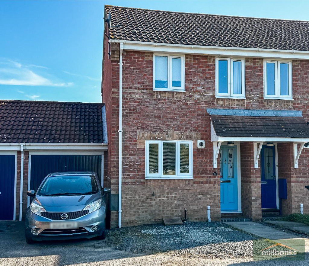 2 bedroom end of terrace house for sale in Lavender Close, Attleborough