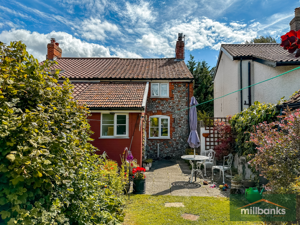 2 bedroom semidetached house for sale in The Street, Rockland All