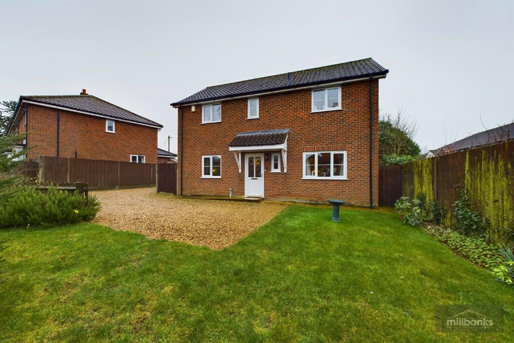4 bedroom detached house for sale in Ringers Lane, Hingham, NR9
