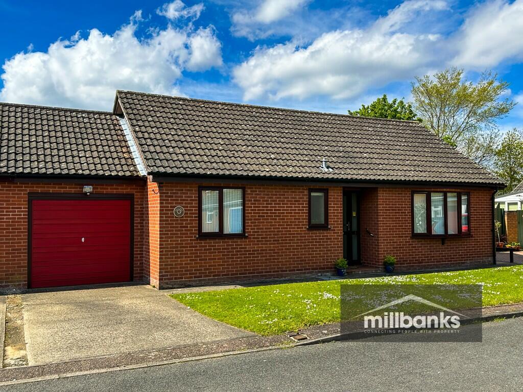 2 bedroom detached bungalow for sale in Iris Close, Attleborough