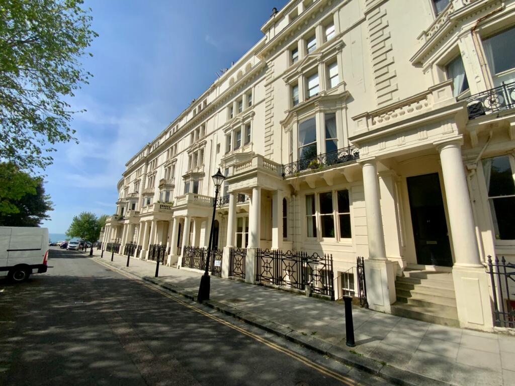 1 bedroom flat for sale in Palmeira Square, Hove, BN3