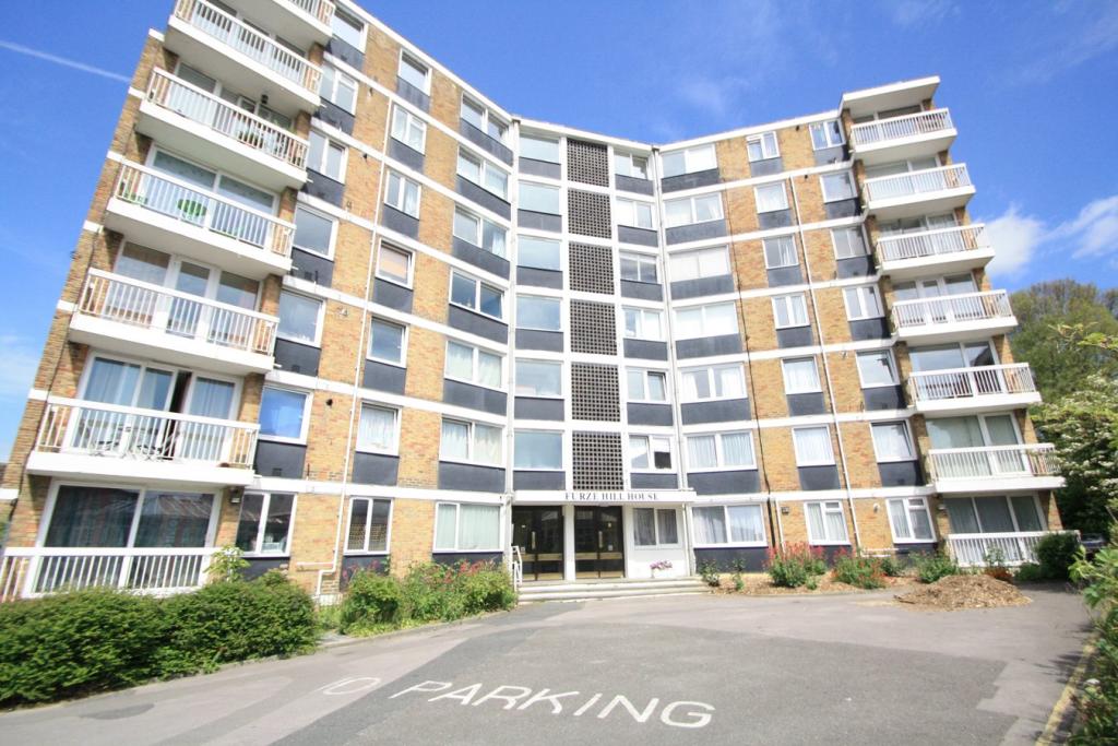 1 bedroom flat for sale in Furze Hill, Hove, BN3