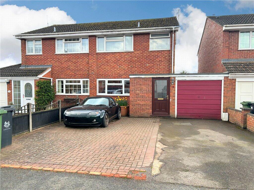 3 bedroom semi-detached house for sale in Newbury Road, Worcester, Worcestershire, WR2