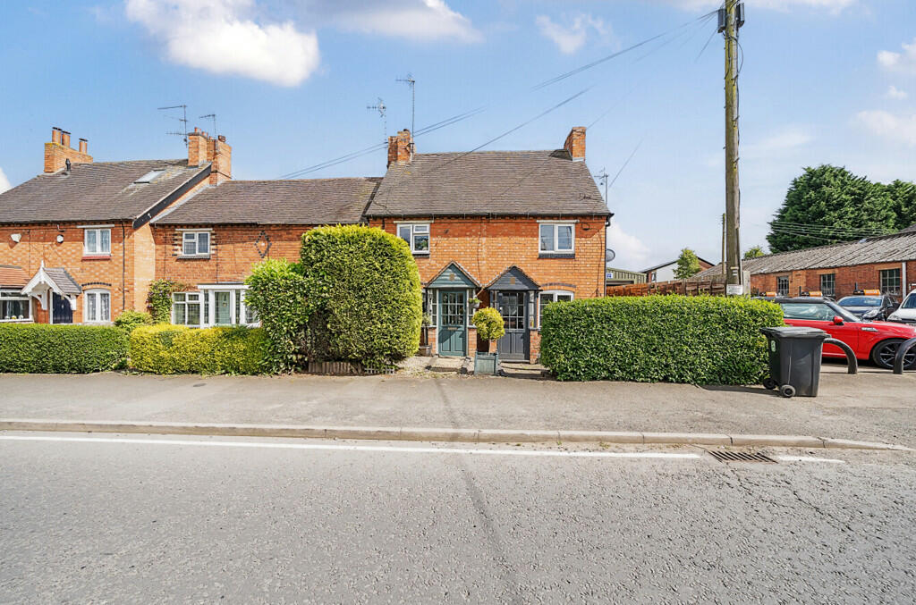 2 bedroom terraced house for sale in Worcester Road, Wychbold