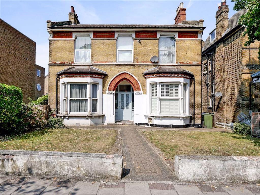 1 bedroom flat for sale in Croydon Road, Penge, London, SE20