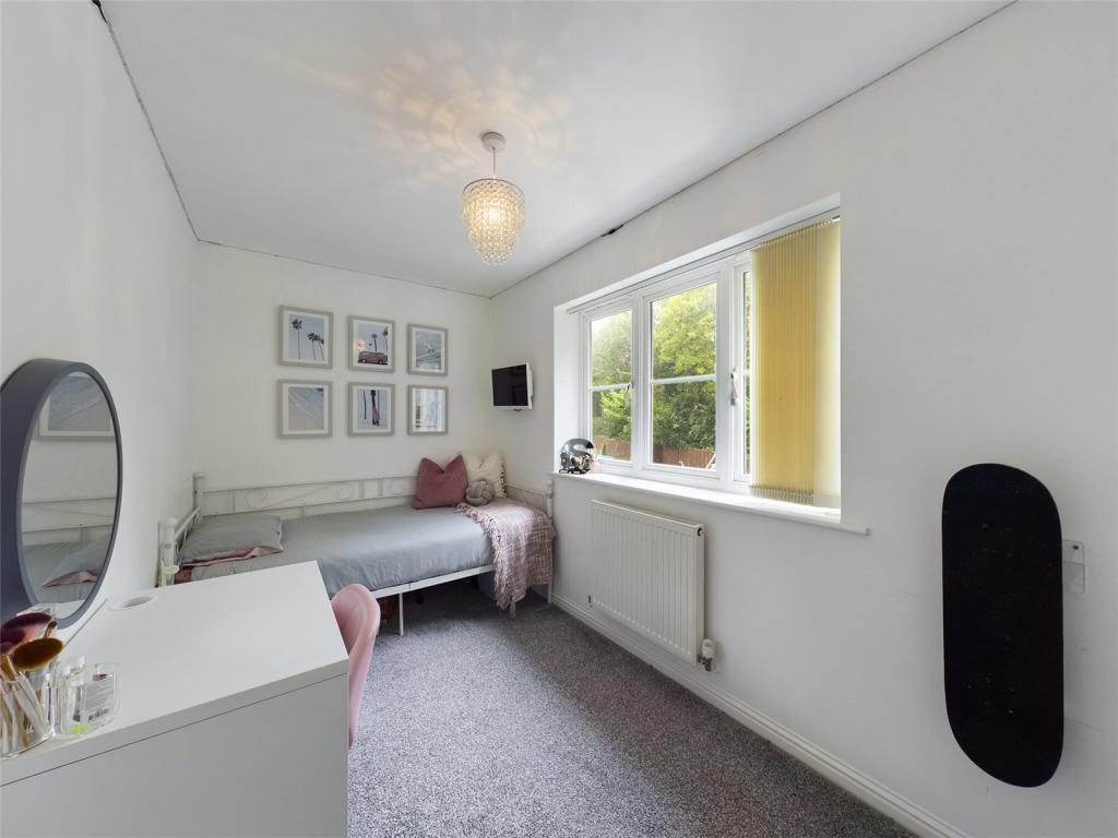 4 bedroom detached house for sale in Carisbrooke Road, Hucclecote