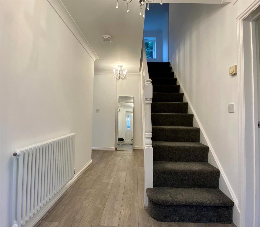 4 bedroom detached house for sale in Carisbrooke Road, Hucclecote
