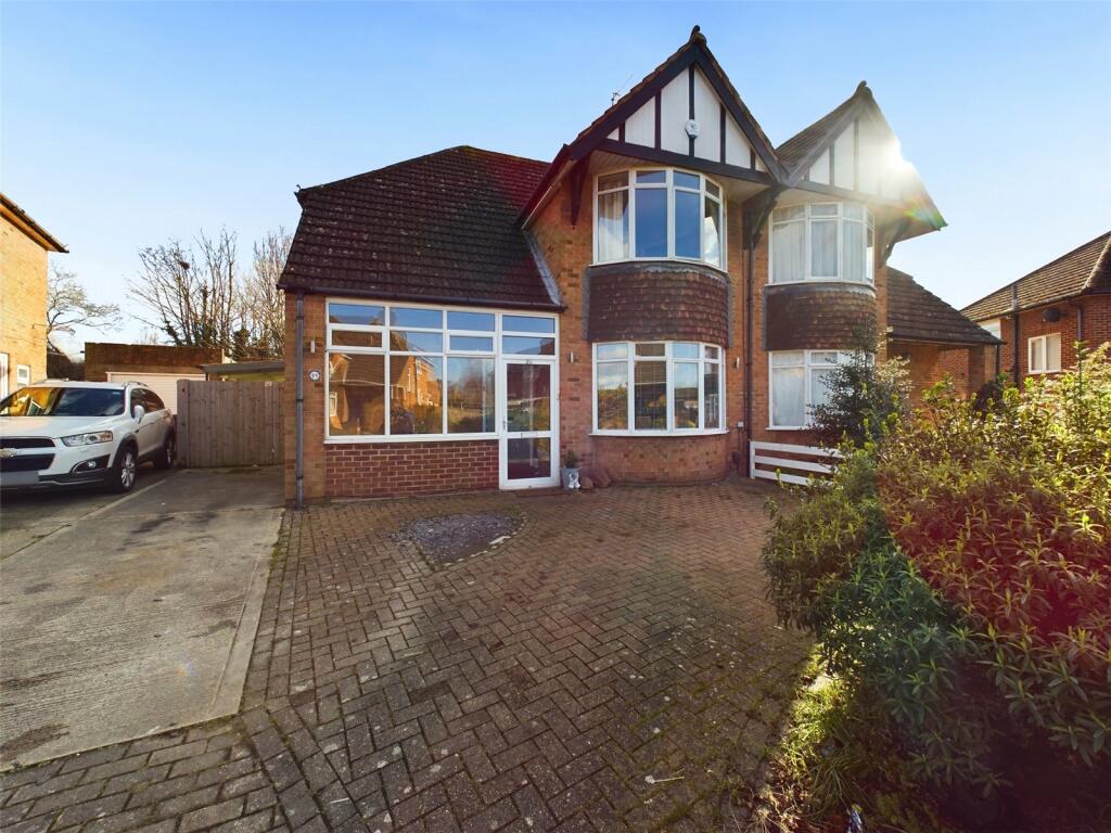 3 bedroom semidetached house for sale in Foxwell Drive, Hucclecote