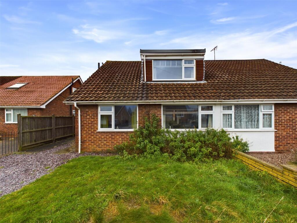 4 bedroom semi-detached house for sale in Gilpin Avenue, Hucclecote, Gloucester, Gloucestershire, GL3