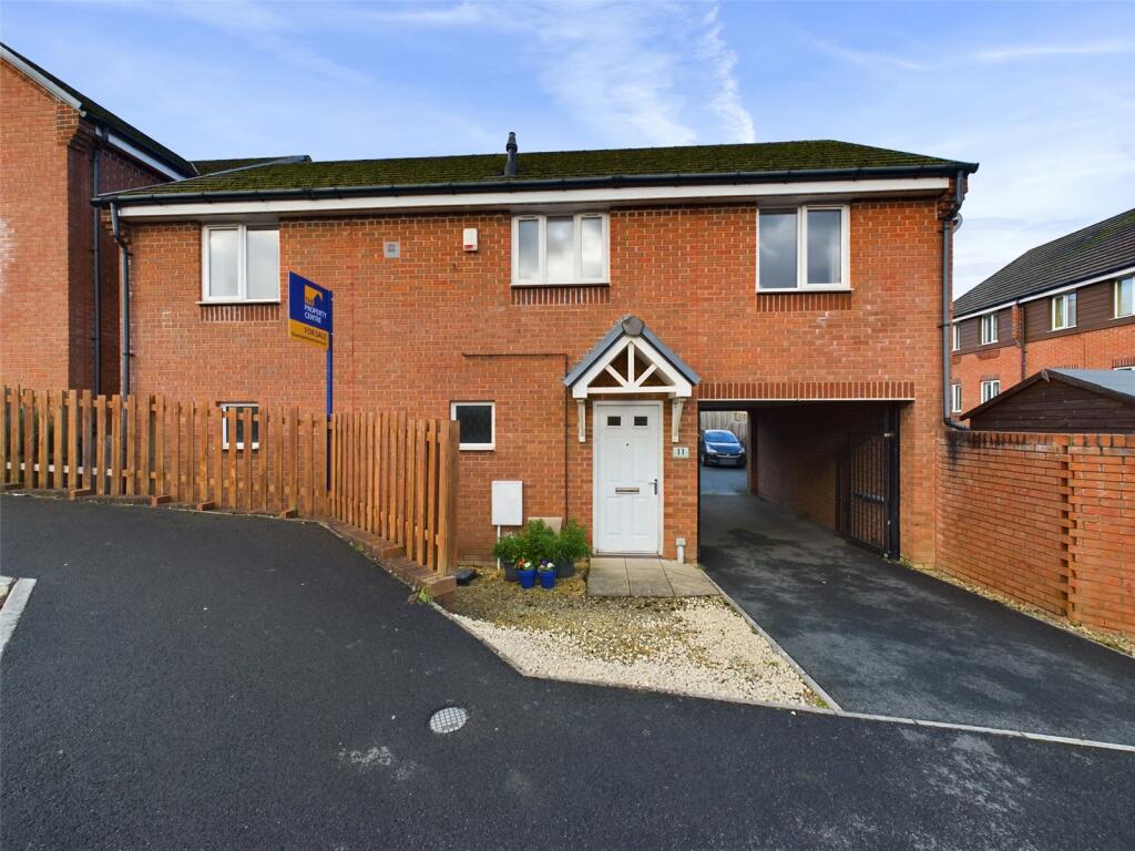 2 bedroom detached house for sale in Marlstone Close, Gloucester