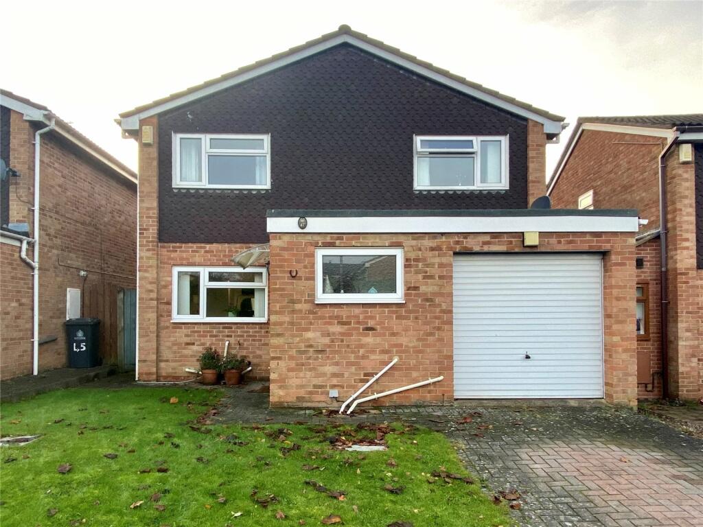 4 bedroom detached house for sale in Haycroft Drive, St Leonards Park