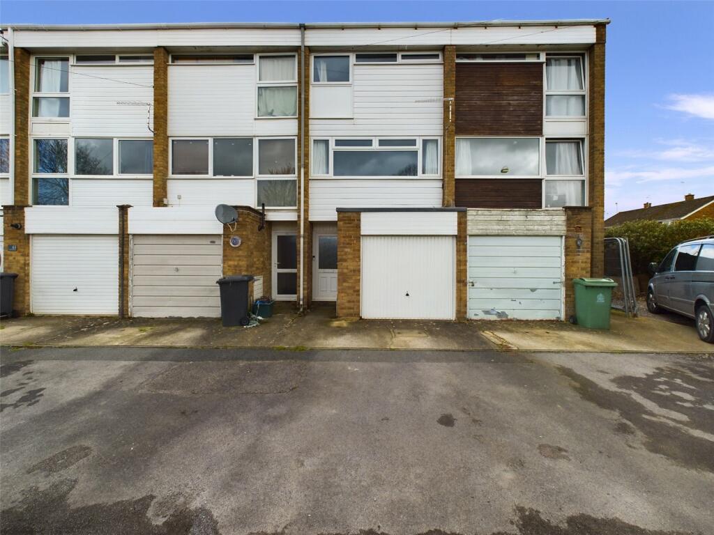 3 bedroom terraced house for sale in Insley Gardens, Hucclecote