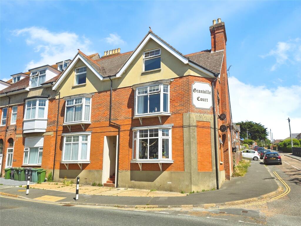 Main image of property: The Broadway, Totland Bay, Isle of Wight