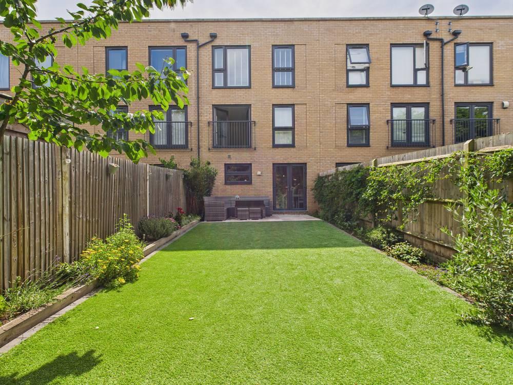 Main image of property: Starboard Crescent, Chatham Maritime