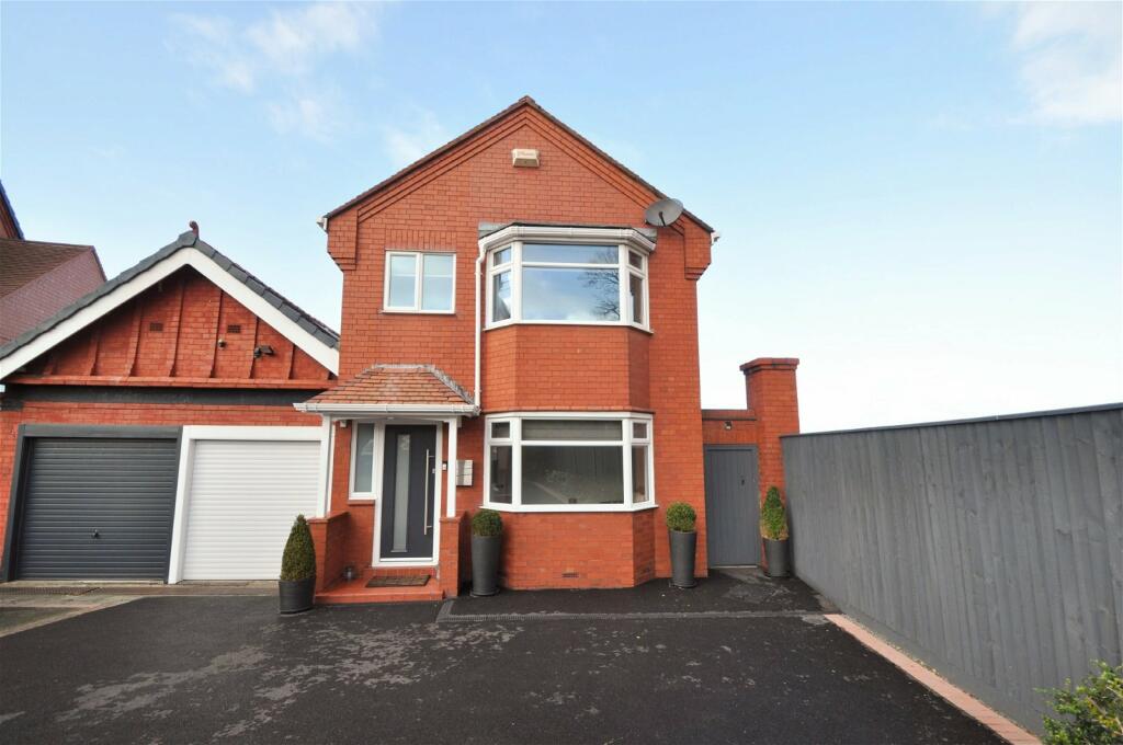 3 bedroom detached house for sale in Warren Drive, Wallasey, CH45