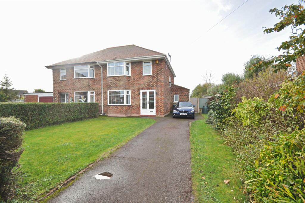 3 bedroom semidetached house for sale in Shackleton Road, Leasowe, CH46