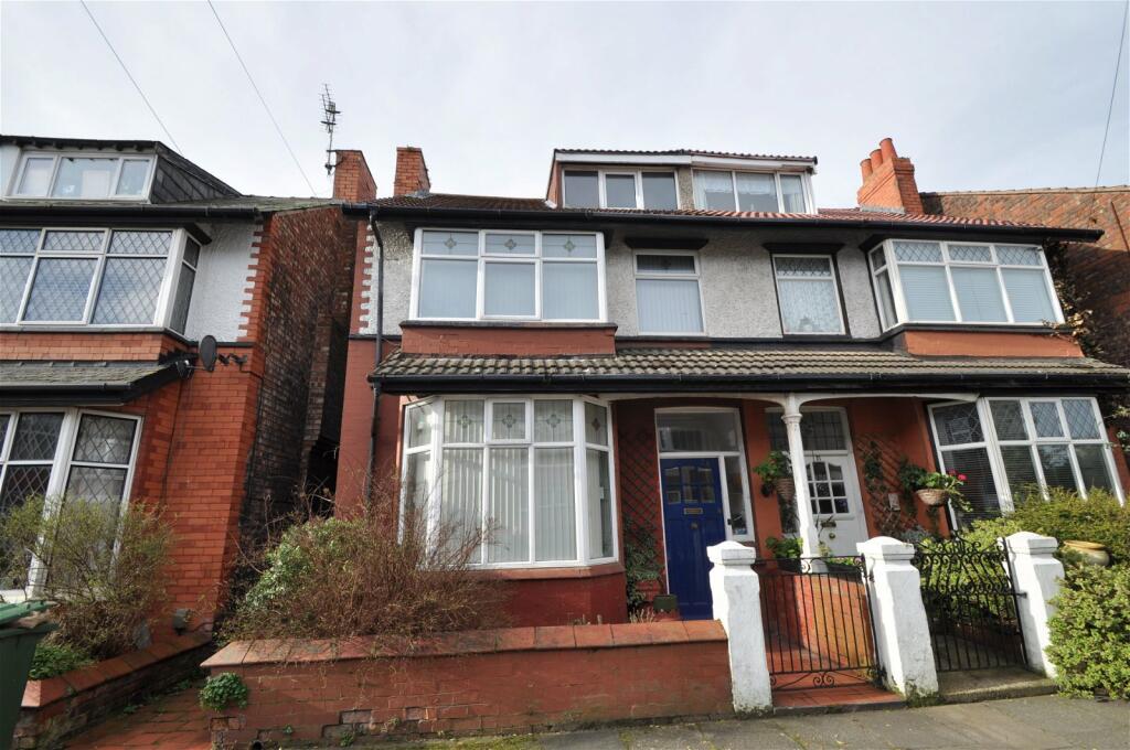 4 bedroom semidetached house for sale in Coniston Avenue, Wallasey, CH45