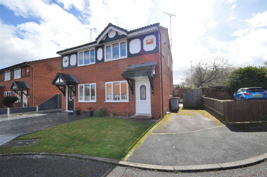 2 bedroom semidetached house for sale in Hawksmore Close, Saughall